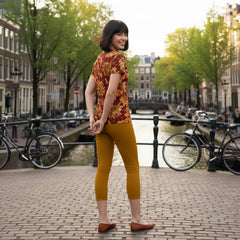 Renai Indochine Orange LYCRA® Mid-Rise Capri Leggings