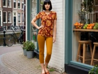 Renai インドシナ オレンジ LYCRA® ミッドライズ カプリ レギンス